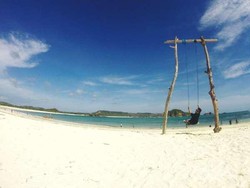 Bersantai di 6 Pantai Cantik Kawasan Mandalika, Lombok