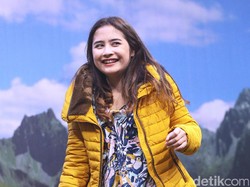 Prilly Latuconsina Ambil Semua Empat Kerjaan Sekaligus