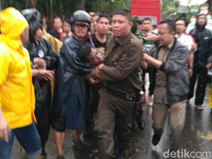 Satpol PP Gowa Tewas Tertimpa Atap Tribun Upacara