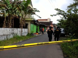 Densus Geledah Rumah Dua Terduga Teroris di Boyolali