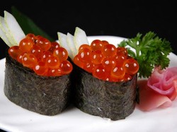 Ini Sebabnya Ikura yang Mahal Disajikan dengan Irisan Mentimun yang Murah