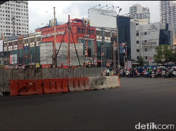 Melihat Lokasi Proyek Underpass Matraman
