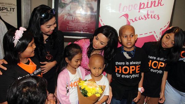 Blue Bird Peduli Penderita Kanker