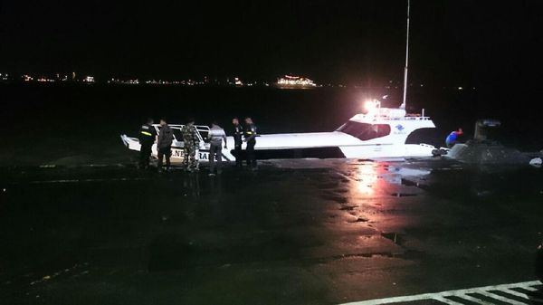 Begini Suasana KM Mutiara yang Terombang Ambing di Perairan Madura