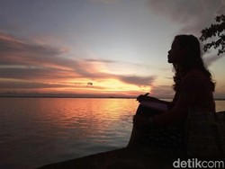 Senja yang Syahdu di Teluk Kendari