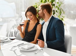 5 Kebohongan Wanita Saat Kencan Pertama