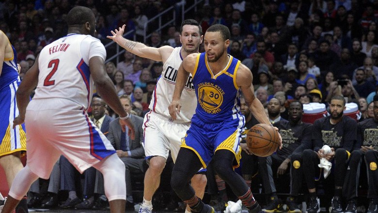 Warriors Kalahkan Clippers untuk Perpanjang Rentetan Kemenangan Warriors Kalahkan Clippers untuk Perpanjang Rentetan Kemenangan