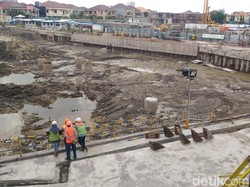 Pembangunan Apartemen di Surabaya Dikeluhkan Rusak Rumah Warga