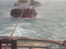 Kapal Mutiara yang Terbakar Angkut 134 Penumpang dan 50-an Truk