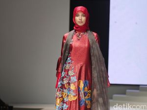 Shafira Padukan Sulam Bukittinggi dengan Mewahnya Swarovski di IFW