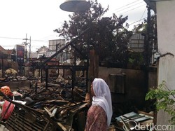 Pedagang Pasar Gresik yang Terbakar Merugi hingga Ratusan Juta