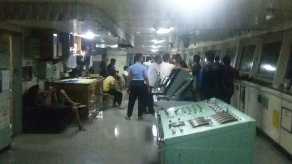 Begini Suasana KM Mutiara yang Terombang Ambing di Perairan Madura