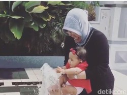 Kebiasaan Baru Risma, Pamitan ke Cucu sebelum Tugas ke Luar Kota