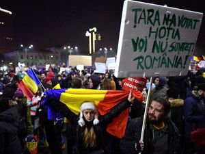 Didemo Selama Lima Hari, Dekrit Prokoruptor di Rumania Batal Didemo Selama Lima Hari, Dekrit Prokoruptor di Rumania Batal