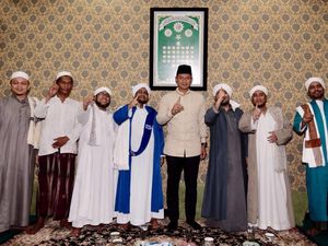 Agus Yudhoyono Hadiri Pengajian Majelis Nurul Musthofa Agus Yudhoyono Hadiri Pengajian Majelis Nurul Musthofa