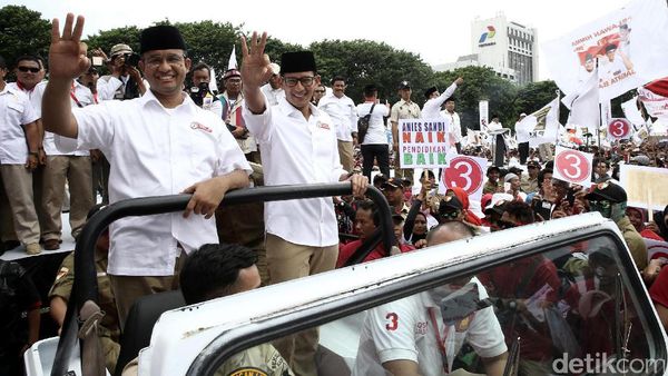 Anies-Sandi Kampanye Akbar di Lapangan Banteng