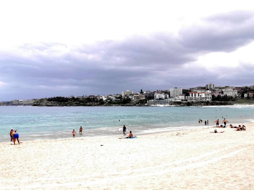 Pasir Putih & Bule Berbikini, Inilah Pantai Bondi di Sydney Pasir Putih & Bule Berbikini, Inilah Pantai Bondi di Sydney