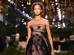 Perlu Waktu Lebih dari Sebulan untuk Membuat 1 Gaun Cantik Ini