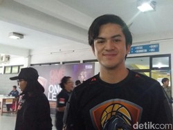 Bintang FTV Rizky Nazar Sebut Agus Jago Main Basket
