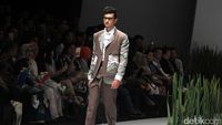 Busana Ariy Arka Ramaikan IFW 2017