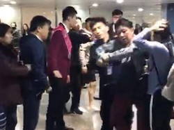 Cekcok Saat Antre di Bandara Guangzhou, 2 Traveler China Baku Hantam