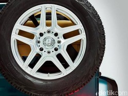 Mercedes-Benz Godok Offroader Beratap Terbuka