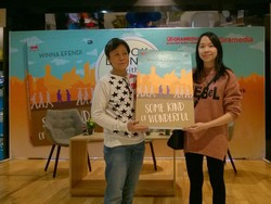 Winna Efendi Luncurkan Novel Some Kind of Wonderful