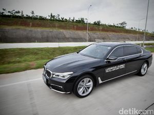 Beli Mobil Ini di IIMS Gratis Bensin 1 Tahun