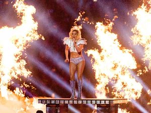 Dibilang Perutnya Berlemak, Begini Tanggapan Lady Gaga