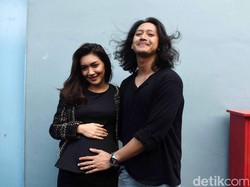 Selamat! Melody Prima Lahirkan Bayi Laki-laki