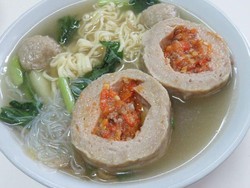 Ada Ayam Kriwil Hingga Bakso Isi di Kawasan Rawamangun