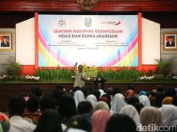 Gus Ipul Ajak Generasi Muda Manfaatkan Internet untuk Hal Positif