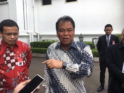 Pakai Apple Watch, Ketua MK: Jam Rp 13 Juta Sudah Cukup