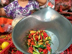 Cabai Rawit Merah Mahal, Konsumen Hanya Mampu Beli Setengah Ons
