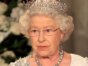 Nggak Nyangka, 7 Artis Ini Punya Hubungan Darah dengan Keluarga Kerajaan