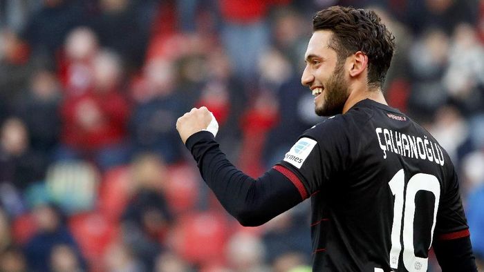 Hakan Calhanoglu, salah satu pemain baru AC Milan (Foto: REUTERS/Wolfgang Rattay) Hakan Calhanoglu, salah satu pemain baru AC Milan (Foto: REUTERS/Wolfgang Rattay)