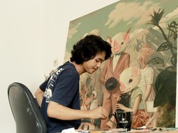 Roby Dwi Antono Belajar Melukis Surealis Terinspirasi Mark Reyden