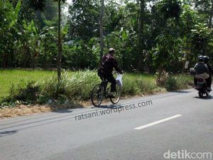 Fotonya Viral di Medsos, Syafii Maarif: Saya Biasa Naik Sepeda