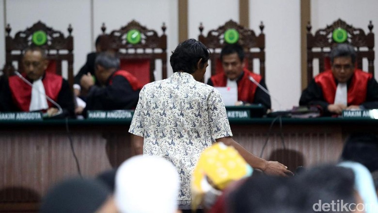 Sidang ke-9: Nelayan dan Ahli Kupas Pidato Ahok dan Reaksinya