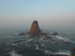 Yang Masih Perawan di Jember, Pantai Papuma
