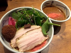 Ada Ramen Kuah Cokelat yang Legit di Restoran Ramen Ini