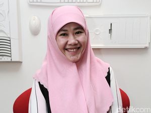 Polemik Asma Nadia dan Film Air Mata di Ujung Sajadah Polemik Asma Nadia dan Film Air Mata di Ujung Sajadah