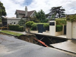 Ini Penampakan Lubang Menganga Dekat Kediaman PM Australia