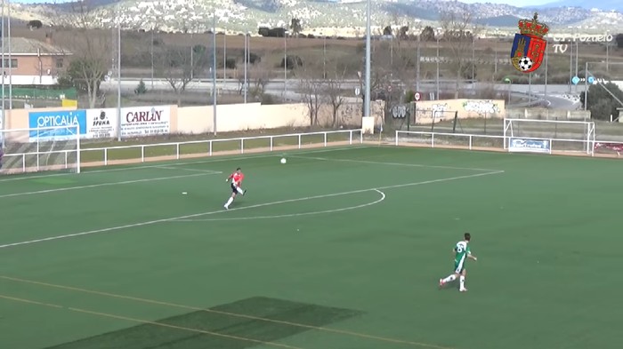 Kiper Ini Tentukan Kemenangan Timnya Lewat Sebuah Gol Keren