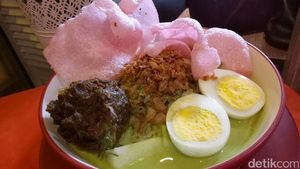 Amboi! Sedapnya Katupek Sayur dan Sate Padang Peranakan di Cikang