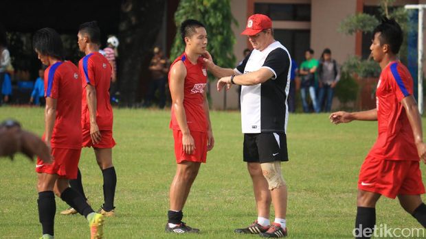 Arthur Irawan jalani latihan pertama di PSM Makassar, Rabu (8/2/2017)