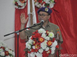Aksi Ketua MPR di Ambon, Goyang Tobelo hingga Nyanyi Kemesraan