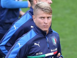 Penuhi Janji, Seorang Pesepakbola Rajah Tubuh dengan Tato Twitter