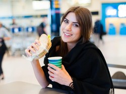 Beli Tiket Online, Bisa Makan dan Minum Gratis di Bandara