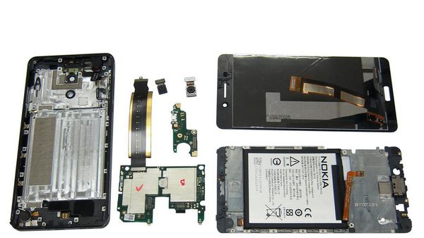 Mengintip Jeroan Nokia 6 yang Dimutilasi